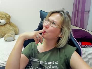 Cam for babe_moon