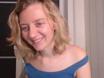 Cam for elly_helly